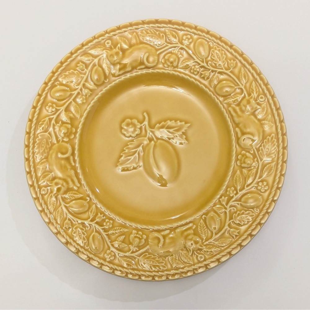 Bordallo Pinheiro Yellow 8" Cat Floral Fruit Plate PORTUGAL w/ some crazing